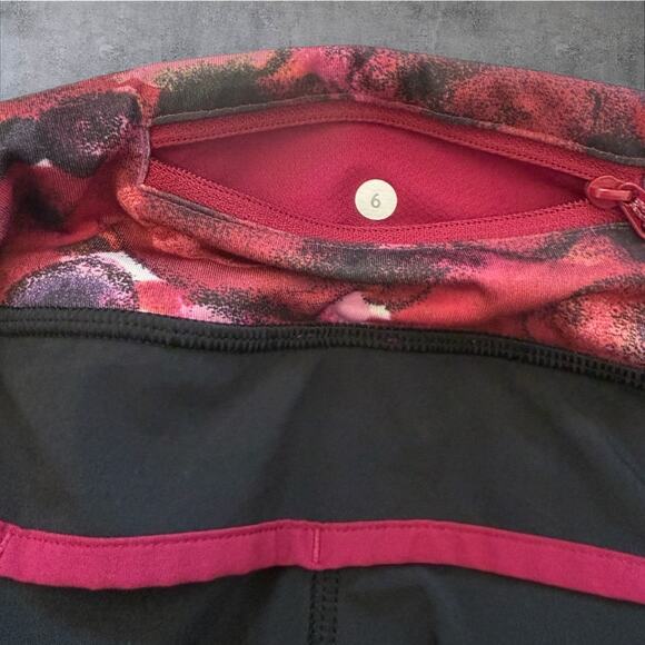 Lululemon Speed Short Black Poppy Petals Womens Sz 6 Running Training Athleisure - Picture 6 of 10